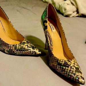 Multicolour snake skin Guess heels